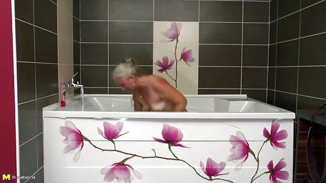 Gratis porno ingen registrering  En slank sort kvinde dansk gratis live sex var fucking og fucking hendes frø-dækket ansigt