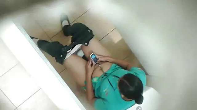 Gratis porno ingen registrering  Gør dig klar til at nyde din elskede mand og hans ven med deres huller cam sex dansk